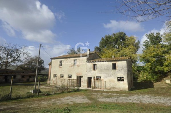 casa indipendente in vendita a Lucignano