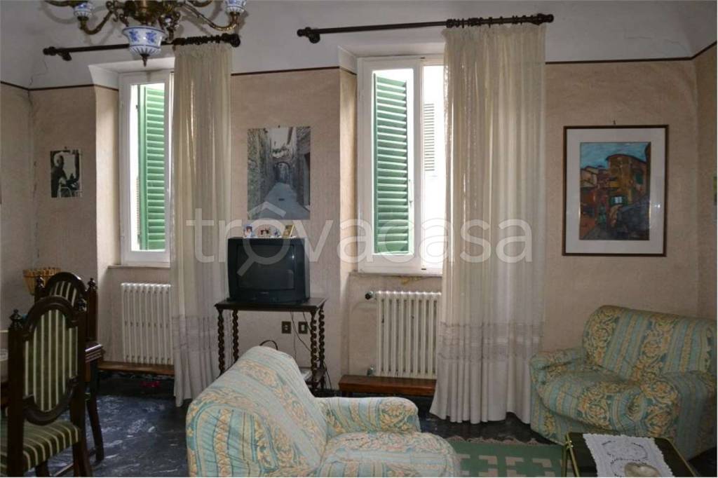 casa indipendente in vendita a Lucignano