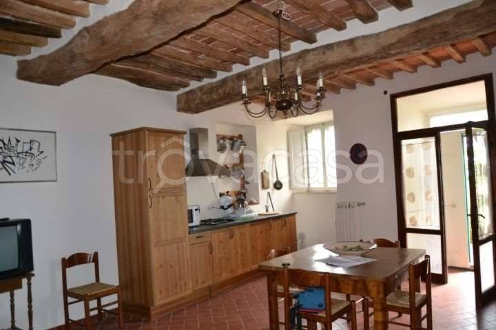 casa indipendente in vendita a Lucignano