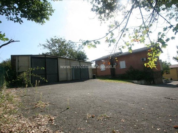 casa indipendente in vendita a Lucignano