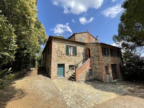 casa indipendente in vendita a Lucignano