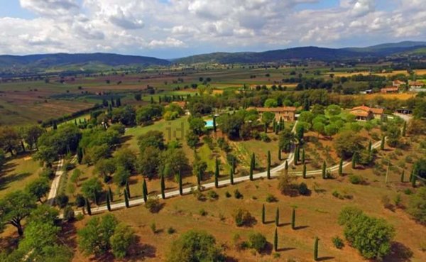 casale in vendita a Lucignano