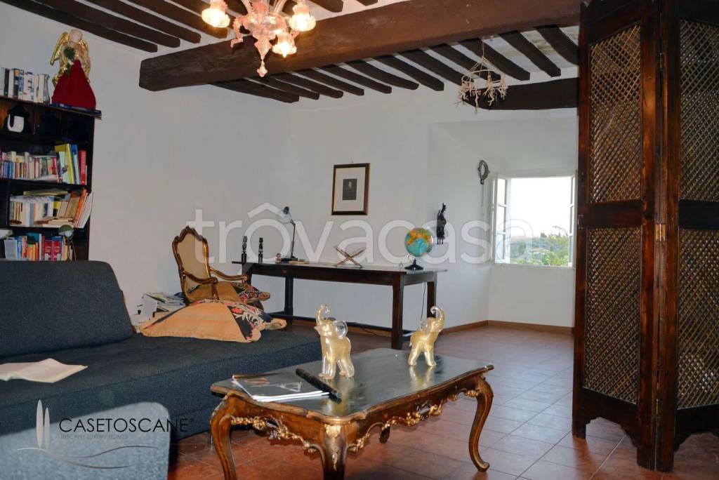 casa indipendente in vendita a Lucignano