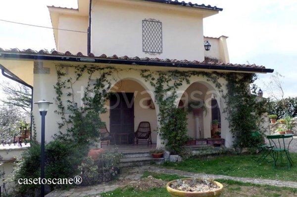 casa indipendente in vendita a Lucignano