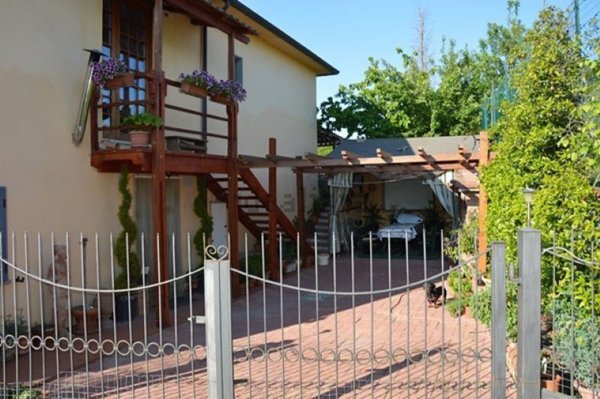 casa indipendente in vendita a Lucignano
