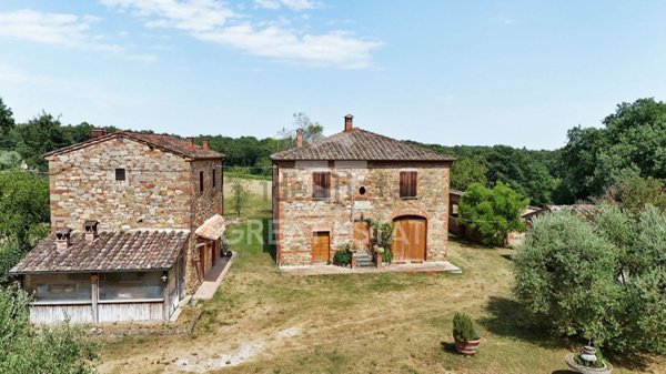 casale in vendita a Lucignano