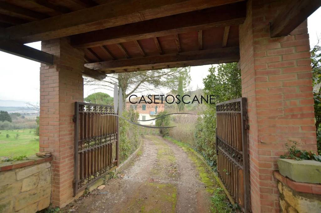 casa indipendente in vendita a Lucignano