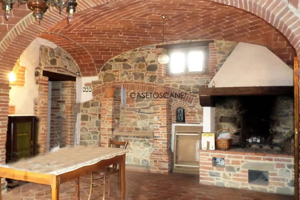 casa indipendente in vendita a Lucignano