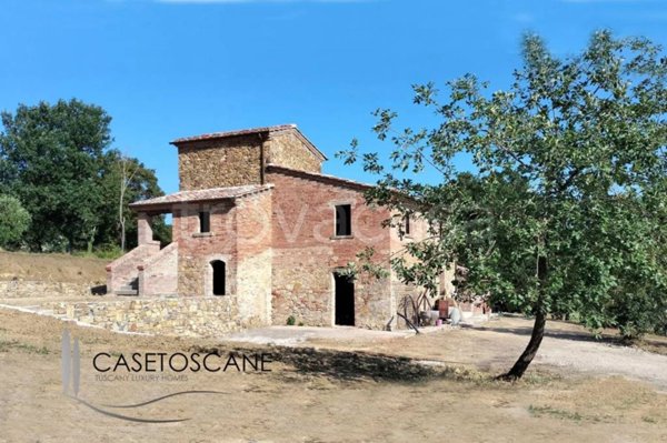 casa indipendente in vendita a Lucignano