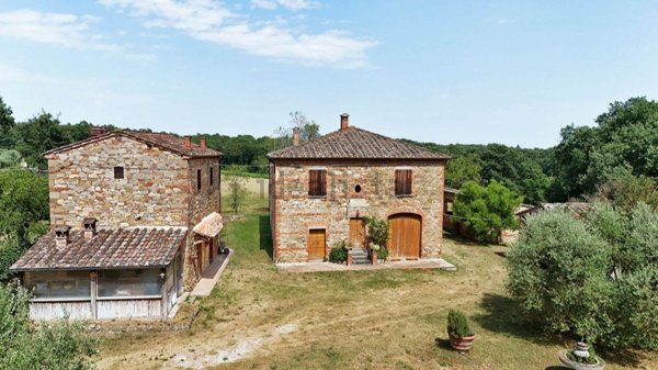 casa indipendente in vendita a Lucignano