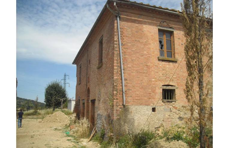 casa indipendente in vendita a Lucignano