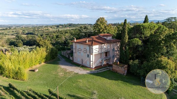 casa indipendente in vendita a Lucignano