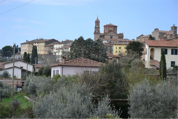 casa indipendente in vendita a Lucignano