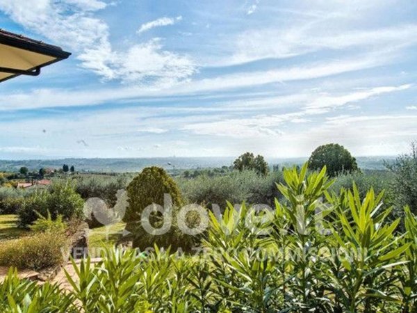 casa indipendente in vendita a Lucignano