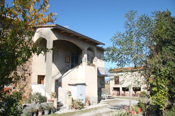 casa indipendente in vendita a Lucignano