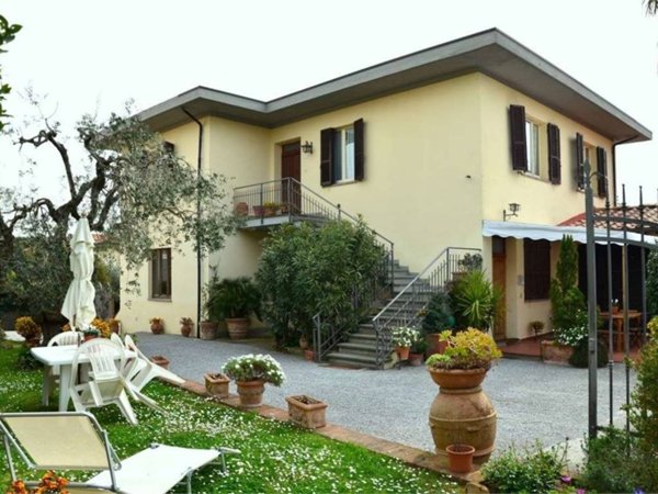 casa indipendente in vendita a Lucignano