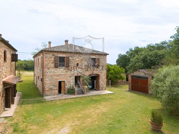 casale in vendita a Lucignano