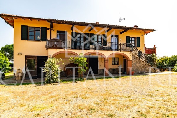 casa indipendente in vendita a Lucignano
