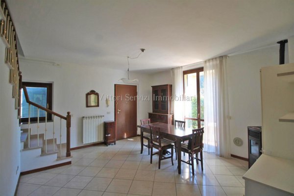 casa indipendente in vendita a Lucignano