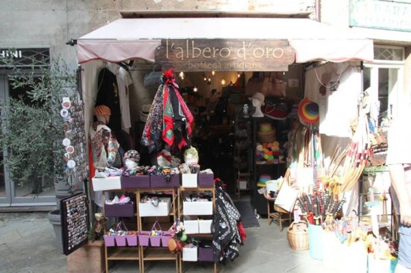 negozio in vendita a Lucignano