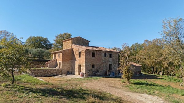 casale in vendita a Lucignano