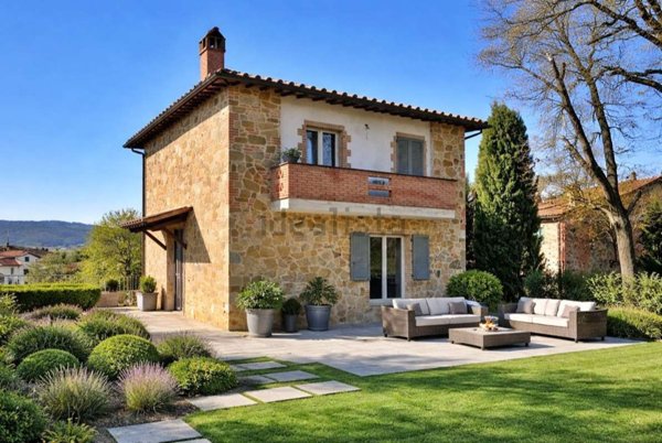 casa indipendente in vendita a Lucignano