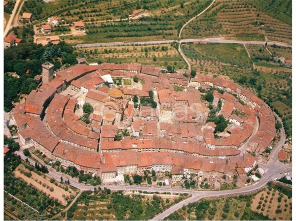 negozio in vendita a Lucignano
