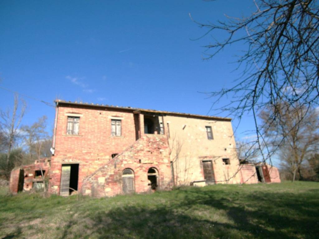casale in vendita a Lucignano