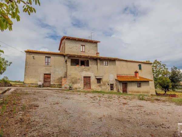 casa indipendente in vendita a Lucignano