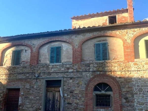 casa indipendente in vendita a Lucignano