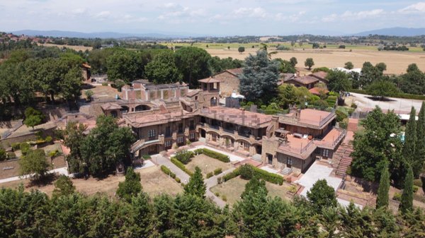 casa indipendente in vendita a Lucignano