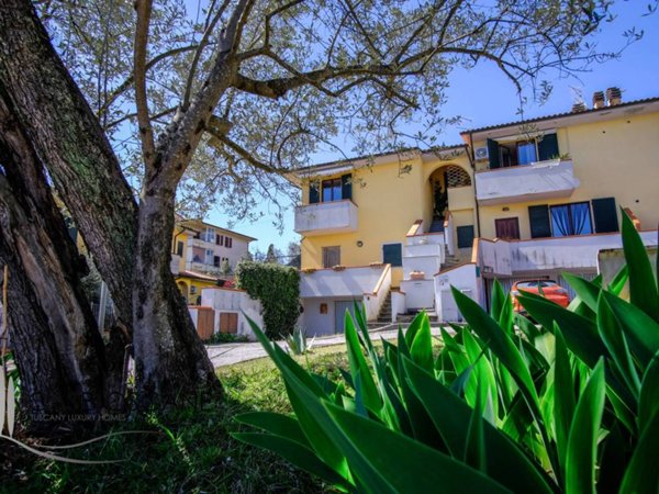 casa indipendente in vendita a Lucignano