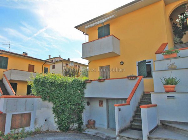 casa indipendente in vendita a Lucignano