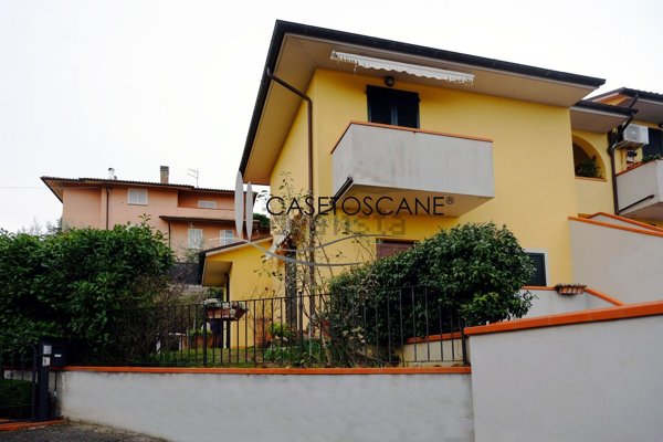 casa indipendente in vendita a Lucignano