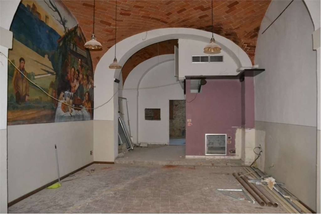 negozio in vendita a Lucignano