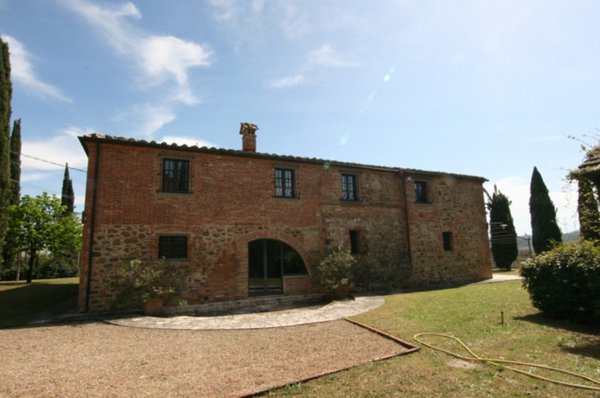 casa indipendente in vendita a Lucignano