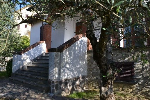 casa indipendente in vendita a Lucignano