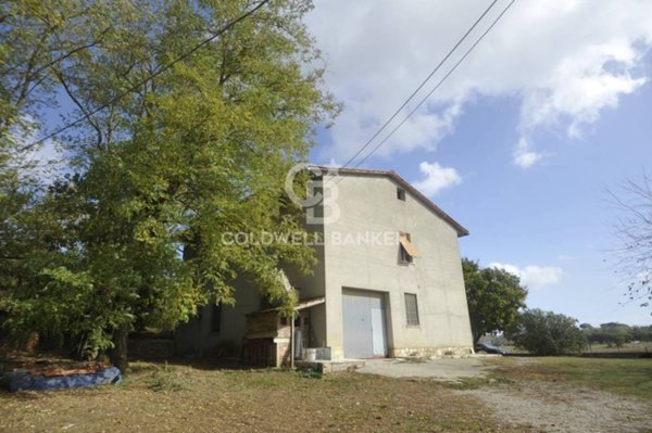 casa indipendente in vendita a Lucignano