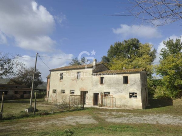 casa indipendente in vendita a Lucignano