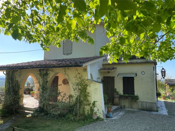 casa indipendente in vendita a Lucignano