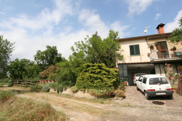 casa indipendente in vendita a Lucignano