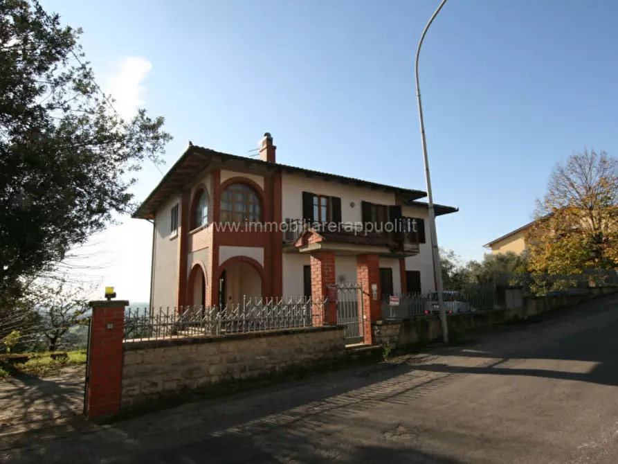casa indipendente in vendita a Lucignano