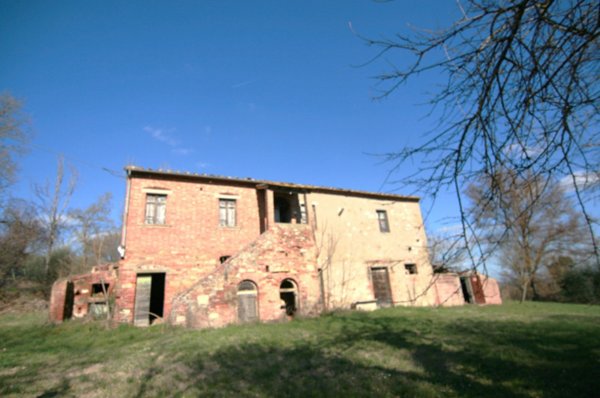 casa indipendente in vendita a Lucignano