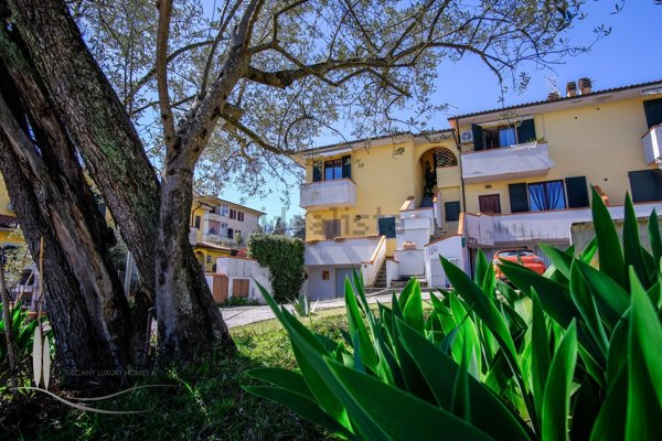 casa indipendente in vendita a Lucignano