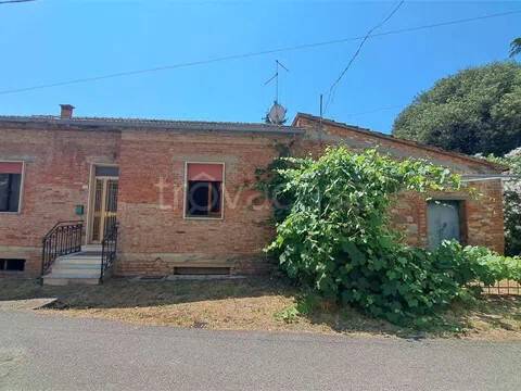 casa indipendente in vendita a Lucignano