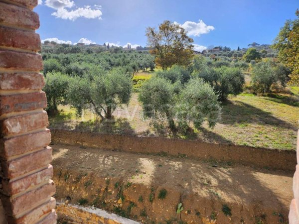 casa indipendente in vendita a Lucignano