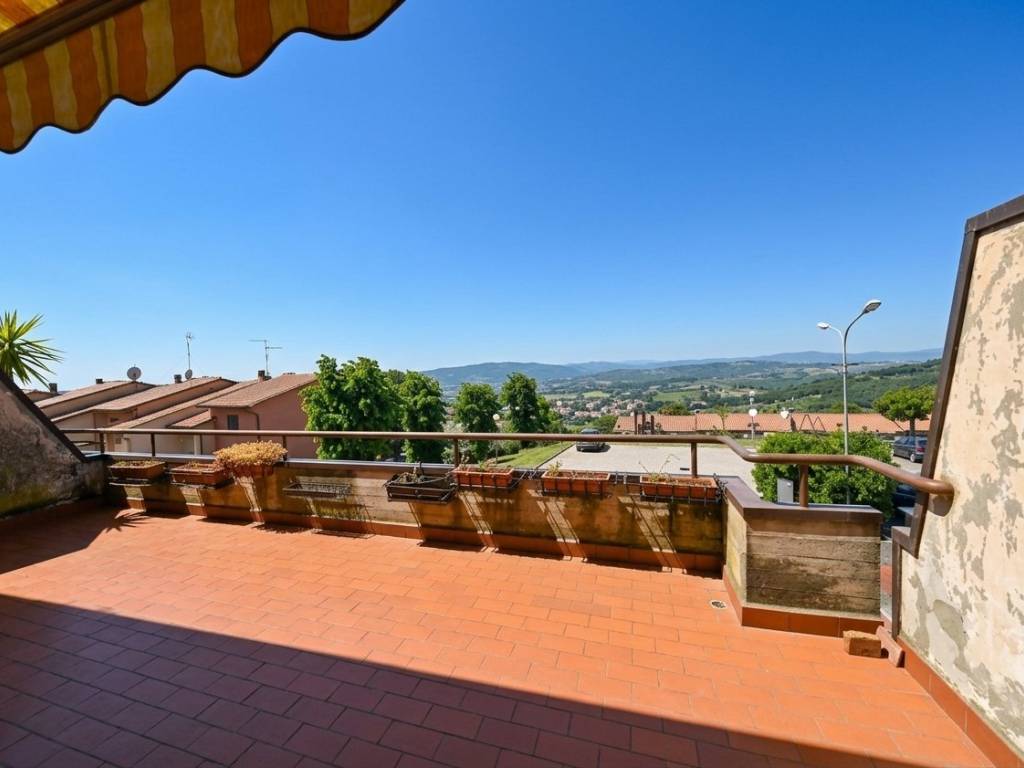 casa indipendente in vendita a Lucignano