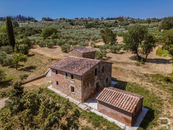 casale in vendita a Lucignano in zona Pieve Vecchia