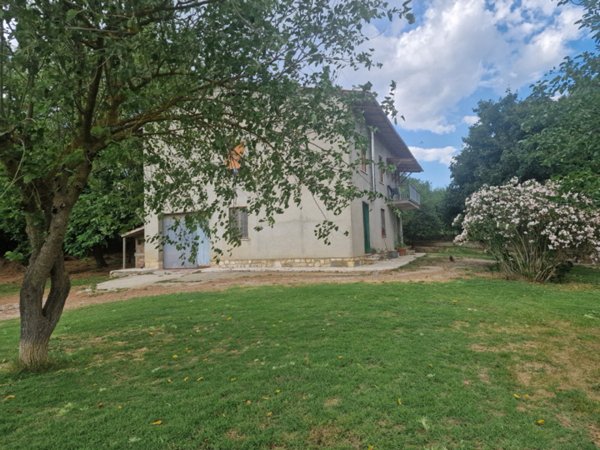 casa indipendente in vendita a Lucignano