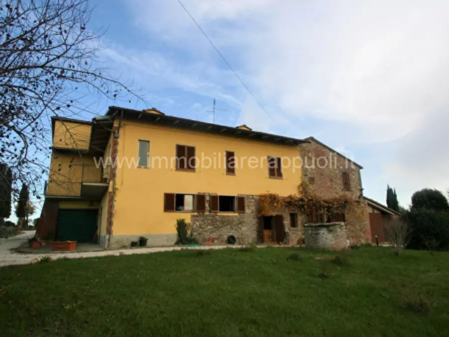 casale in vendita a Lucignano